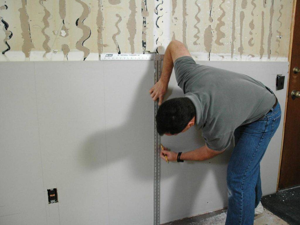 Чем ровнять стены в ванной комнате под плитку: алгоритм работ