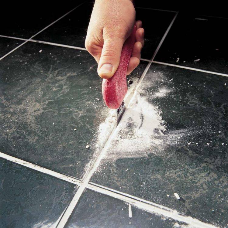 Как очистить швы между плиткой на кухне и ванной комнате?