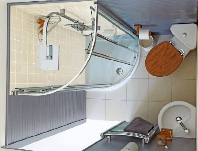 Установка душевой кабины вместо ванны: полезные рекомендации