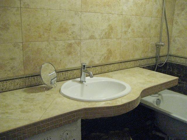 Столешница в ванную своими руками: используемые материалы и технология самостоятельного изготовления