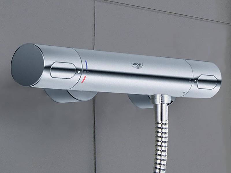 Термостатический сенсорный смеситель с терморегулятором для ванной комнаты