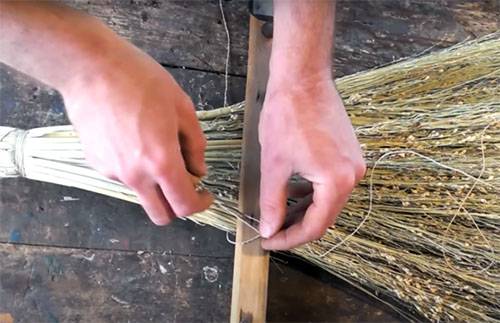 Как сделать метлу: мастер-класс изготовления декоративных и рабочих веников