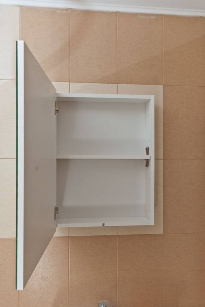 Как правильно подобрать высоту зеркала в ванной, нюансы размещения