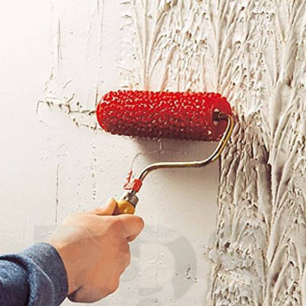 Как покрасить стены в квартире своими руками фактурной краской: способы