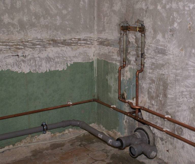 Как спрятать трубы в ванной под плитку? Советы мастеров, видео рекомендации