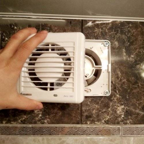 Вытяжка в ванную комнату: как правильно обустроить вентиляцию