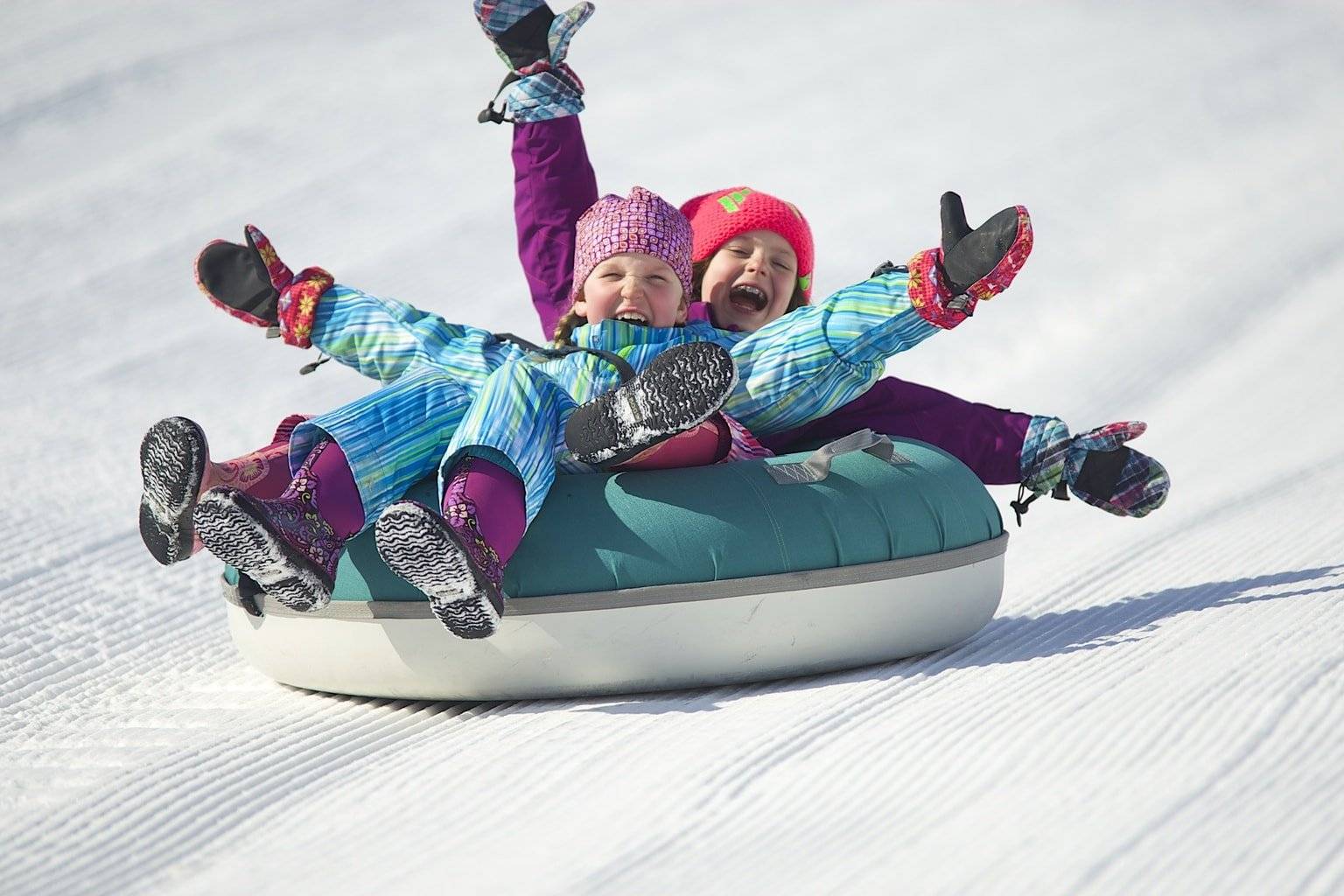 Поделки из старых вещей - 108 фото идей изделий из ненужных вещей для дачи, дома, сада