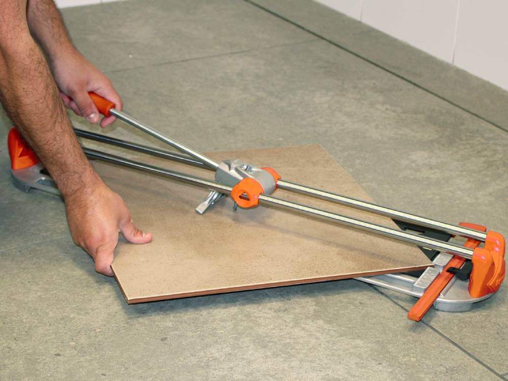 Чем резать керамическую плитку: 4 хака резки без сколов — под углом, и полукругом