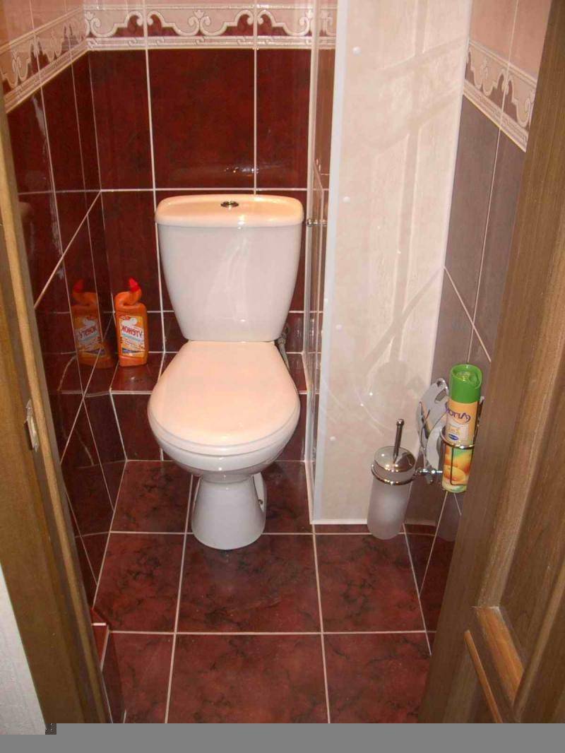 Как закрыть трубы в туалете, чтобы не возникло сложностей при протечках: 5 проверенных способов