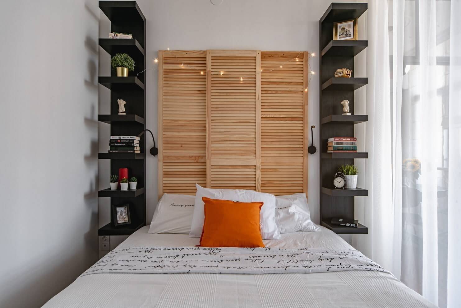 Как оформить дизайн спальни 10 кв.м. (95 фото)