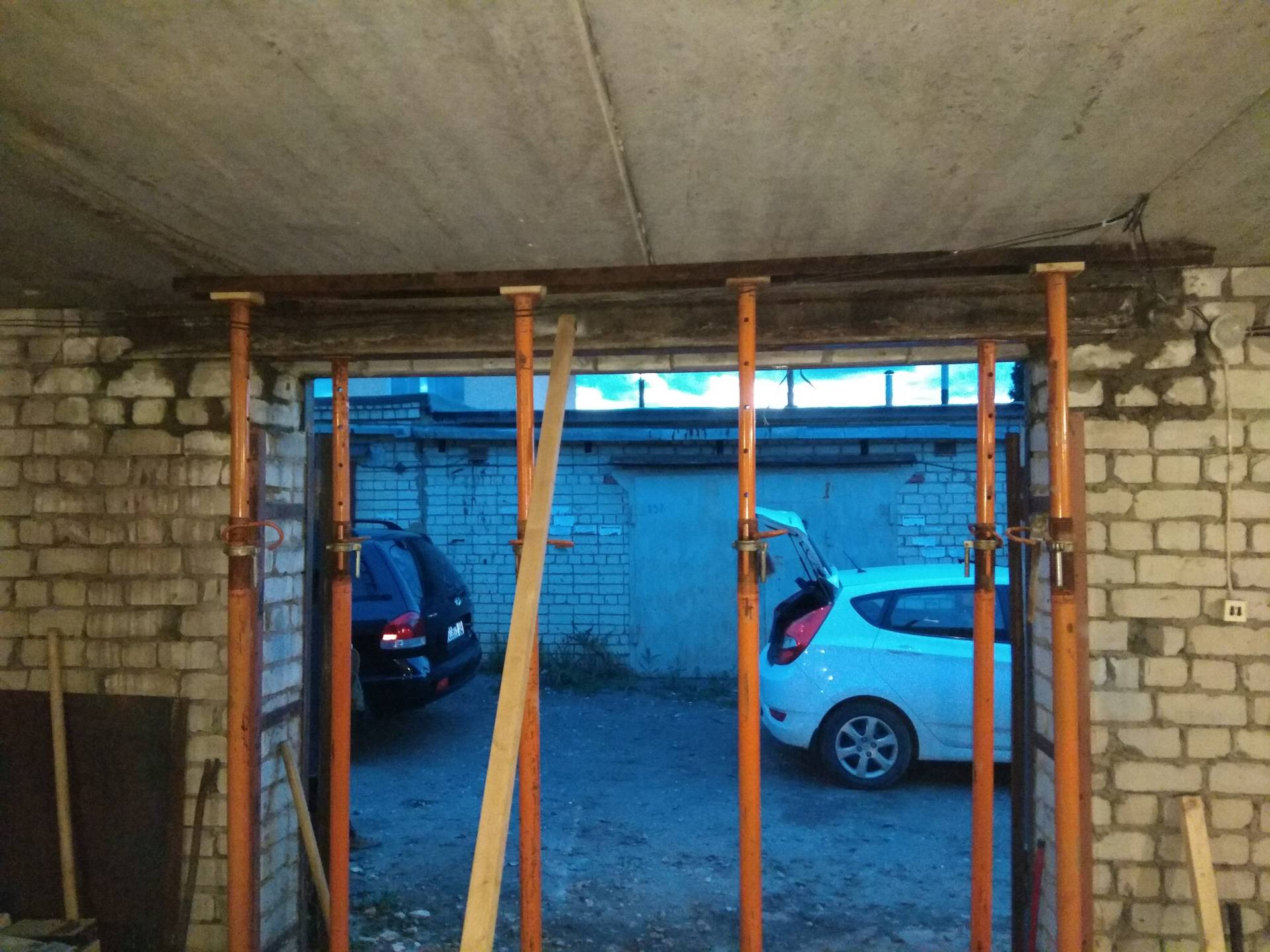 Как поднять гаражные ворота в кирпичном гараже - tagilmaster.ru