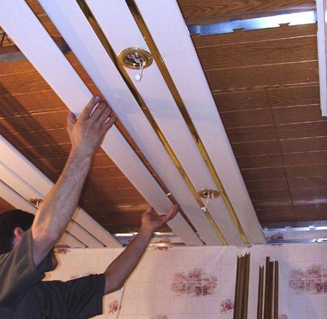Как разобрать реечный потолок |potolkyy.ru