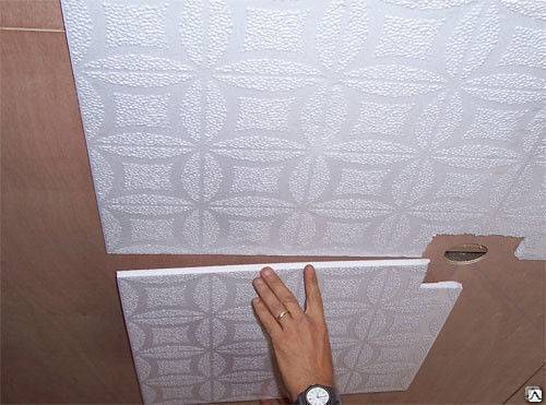 Применение потолочной плитки для отделки стен  виды материала - все про гипсокартон