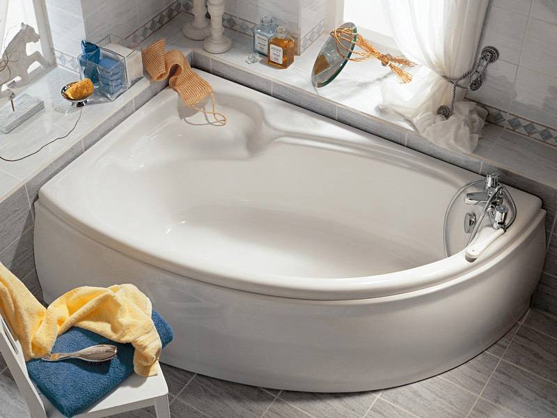 Какая ванна лучше, чугунная, металлическая или акриловая?