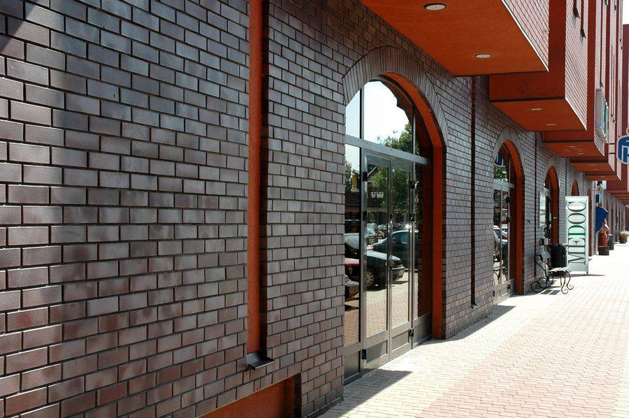 Клинкерная плитка для фасада: укладка и облицовка плитки под камень и кирпич с вентилируемым фасадом + фото частных домов