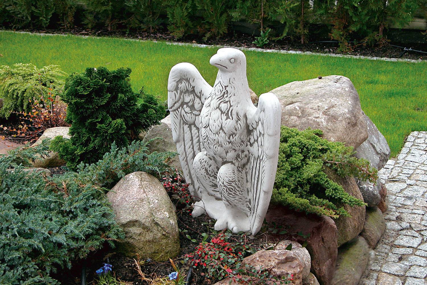 Садово-парковая скульптура для дачи – фото, правила размещения в саду