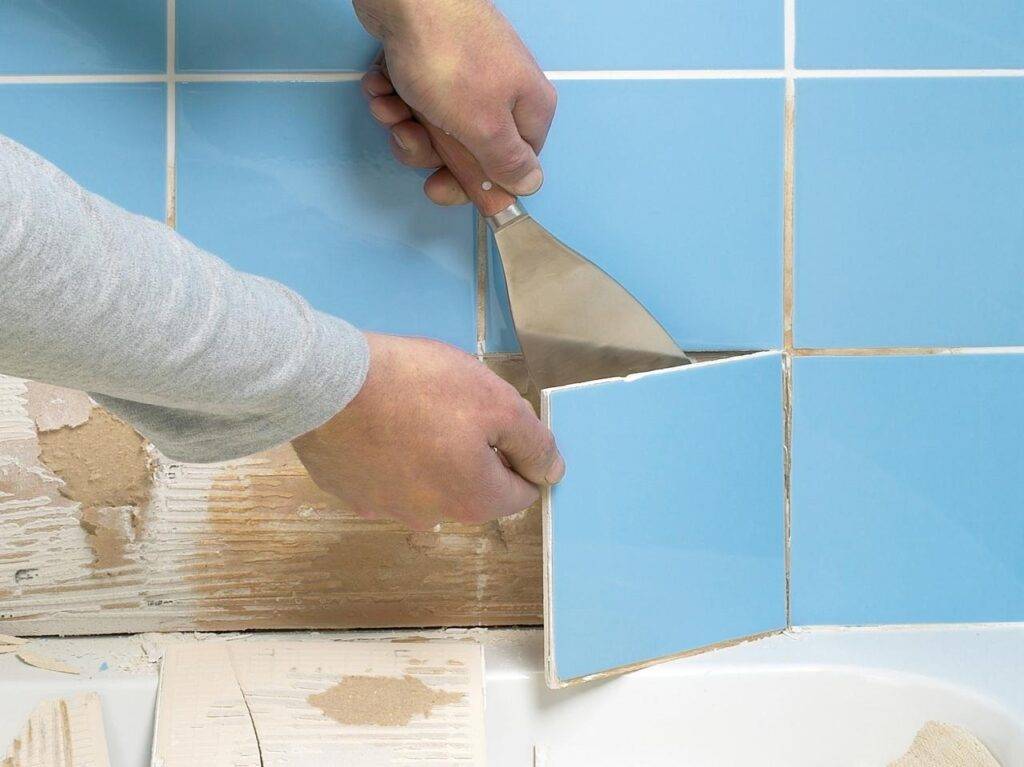 Как отбить плитку в ванной? Удаление облицовки с минимальными повреждениями поверхности