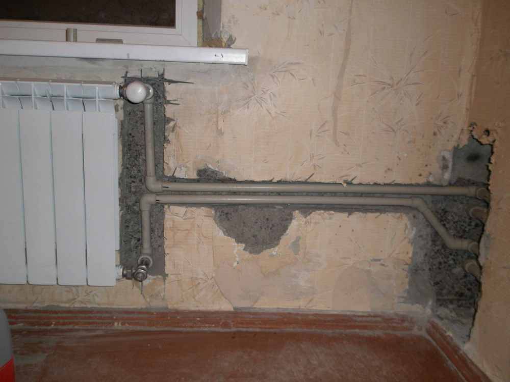 Как спрятать трубы отопления в частном доме и квартире: как скрыть, закрыть отопительные трубы в зале в стену, чехол, куда спрятать на потолке