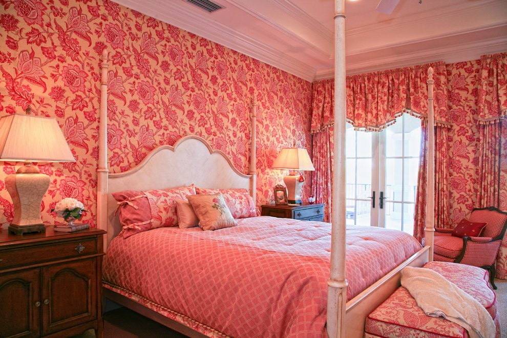 Дизайн гостиной в серо розовых тонах