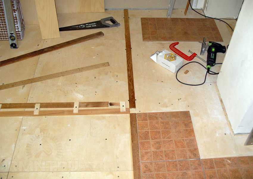 Укладка плитки на деревянный пол. пошаговое руководство