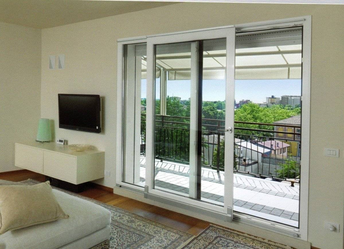 Панорамное окно в квартире: за и против