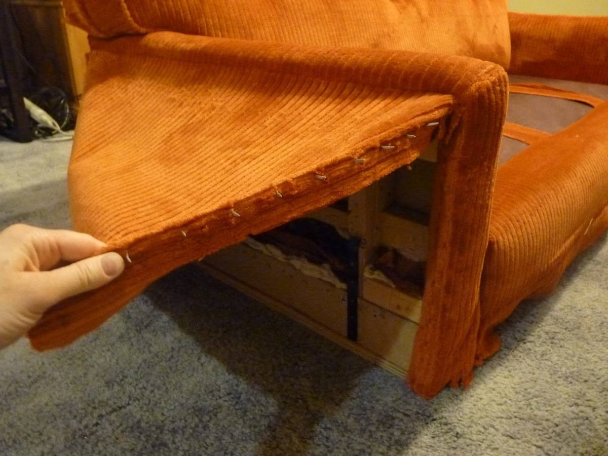 отреставрировать диван своими руками в домашних условиях