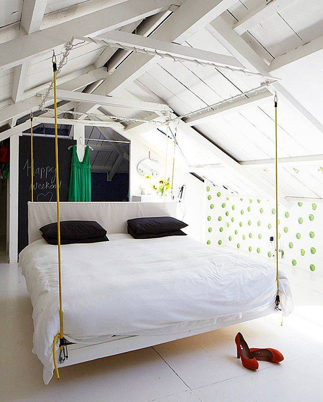 Кровать под потолком: модели, материалы, расположение