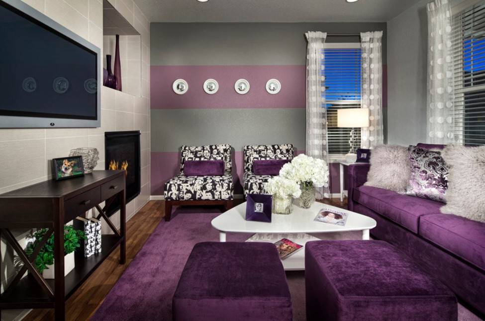 Преимущества фиолетовых диванов, трендовые сочетания цветов и стилей
