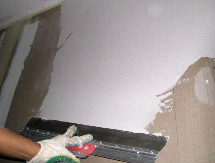 Шпаклевка потолка из гипсокартона под покраску: подробная инструкция!