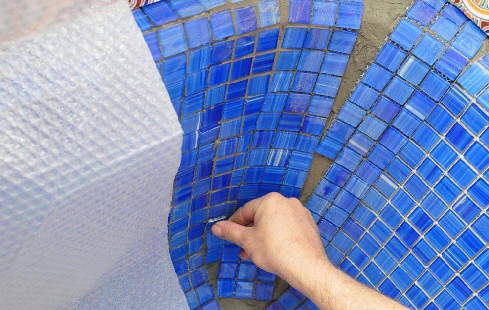Укладка керамической и стеклянной мозаики своими руками