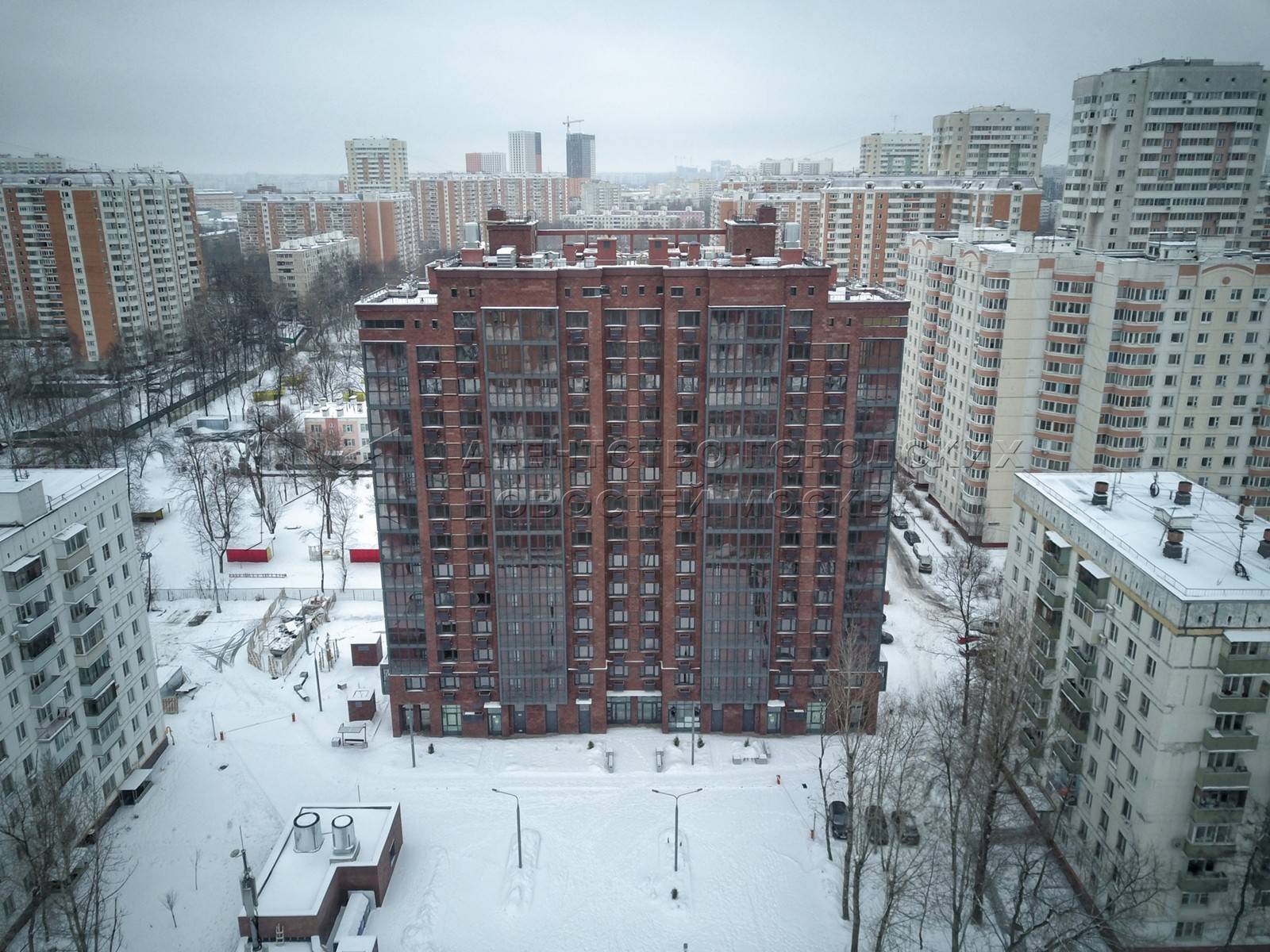 В россии начали останавливаться стройки. что ждёт покупателей квартир в новостройках?