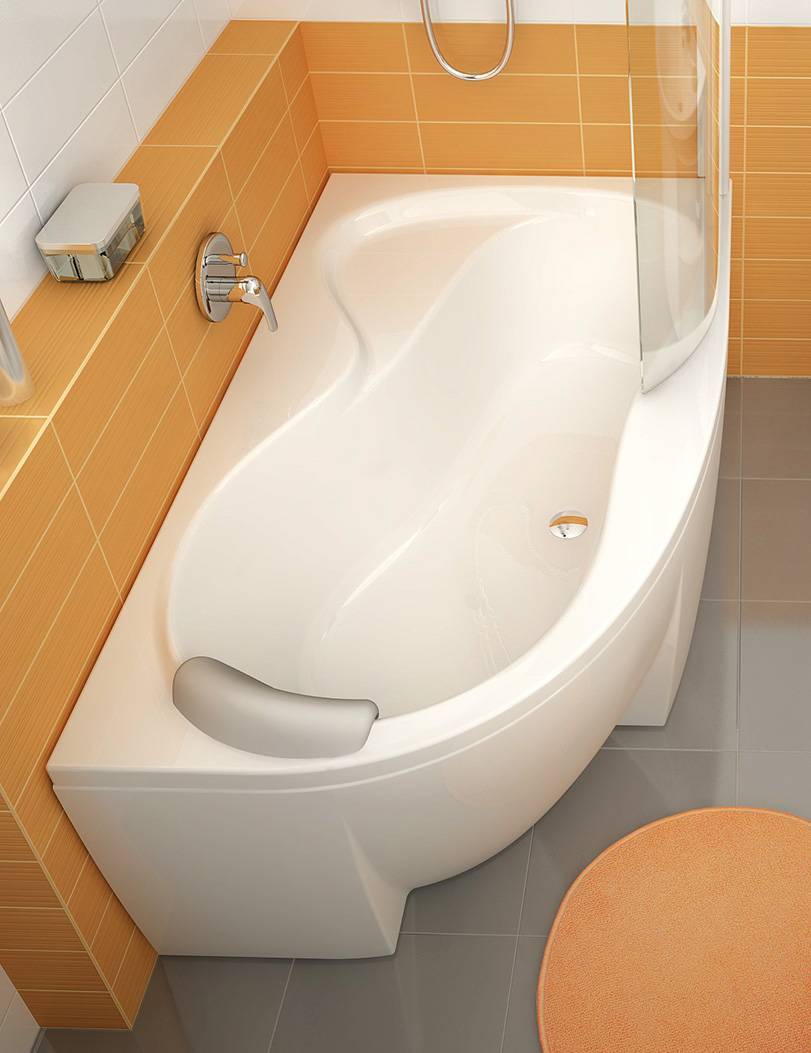 Угловая ванна в маленькой ванной комнате: виды, сравнение материалов, дизайн санузла
