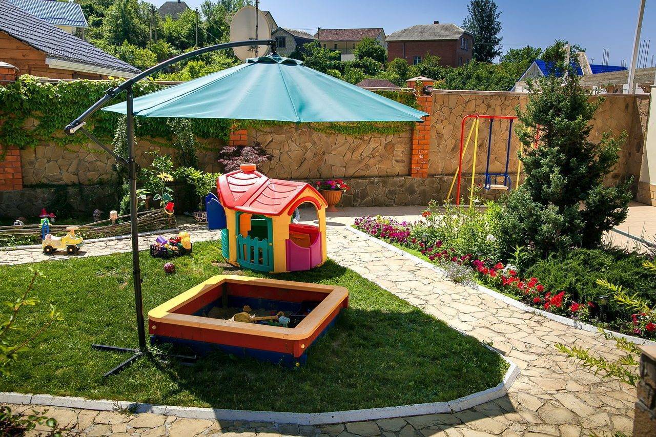 Детская площадка своими руками - особенности постройки и варианты размещения детской площадки на участке (90 фото)