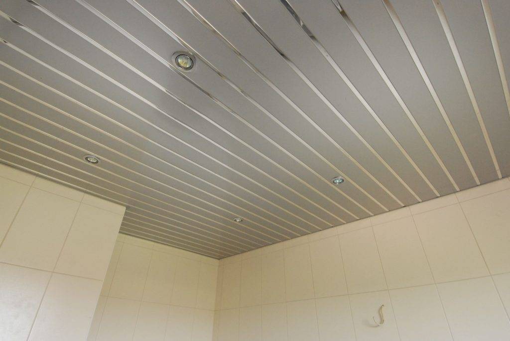Потолок из панелей пвх: как подобрать размеры, особенности устройства двухуровневой конструкции, как выбрать дизайн, выбор материала