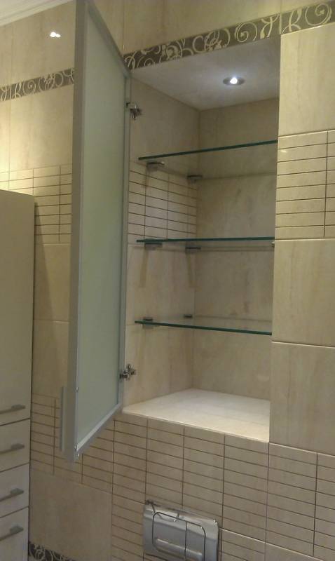 Встроенный шкаф в ванной комнате - как выбрать? | фото.
