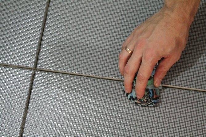 Как затирать швы на плитке: правильно фугуем за 6 шагов