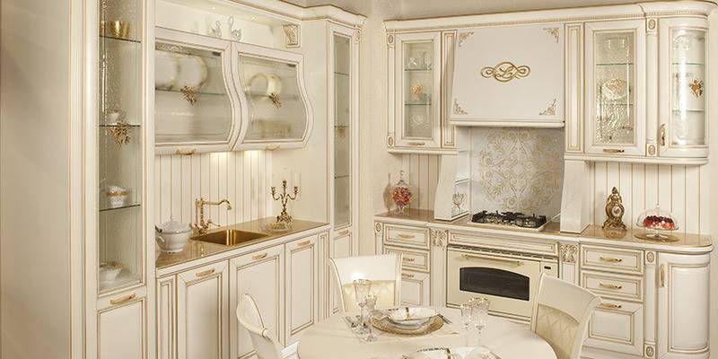 Белая кухня с патиной (48 фото): создаем светлую классику с золотым, серебряным налетом в кухонной комнате своими руками, инструкция, фото и видео-уроки