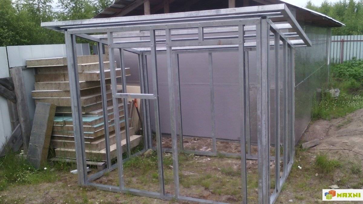 Делаем сарай из профильной трубы своими руками: схемы и инструкция