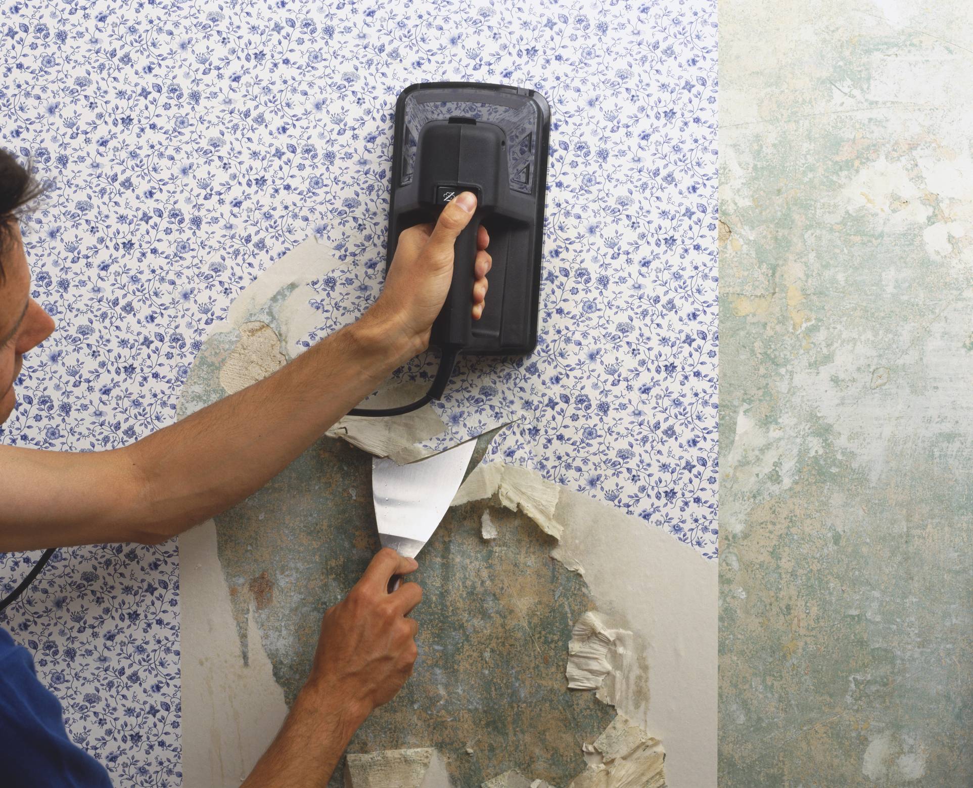 Как снимать жидкие обои со стен своими руками: варианты, как быстро удалить покрытие с бетонных или гипсокартонных стен, средства для снятия и рекомендации по удалению