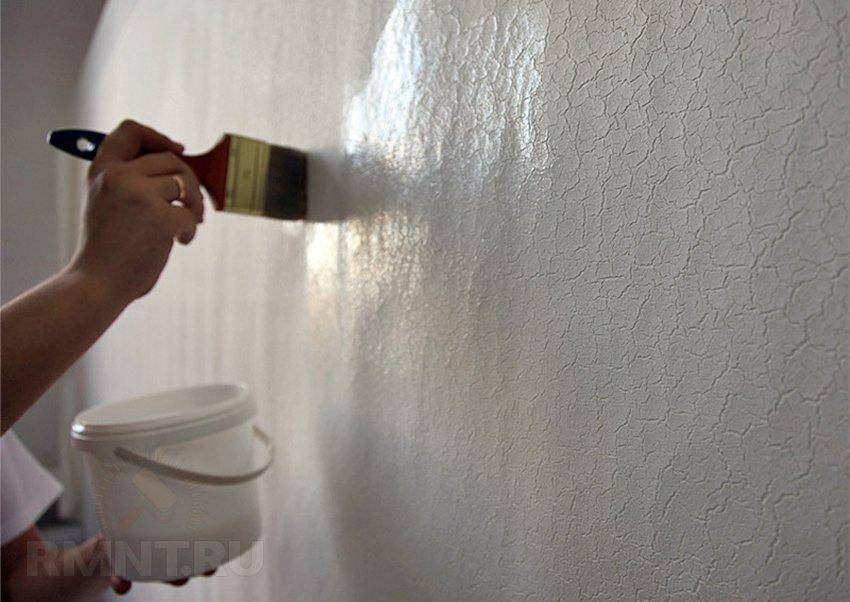 Как с помощью водоэмульсионной краски покрасить стены с рисунком?