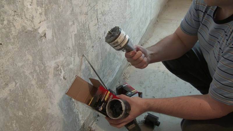 Как правильно сверлить коронкой по бетону