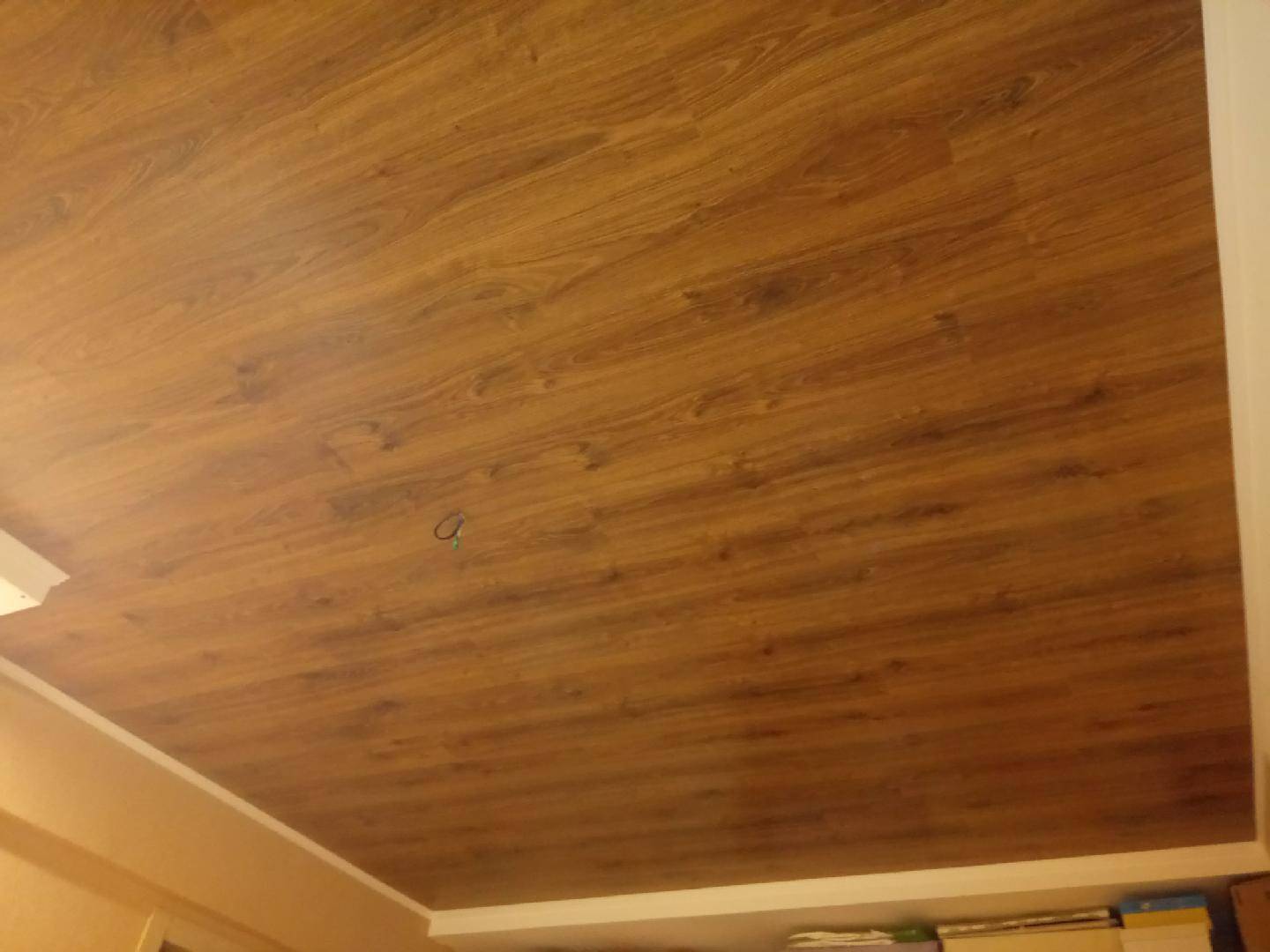 Как крепить ламинат на потолок: простые советы