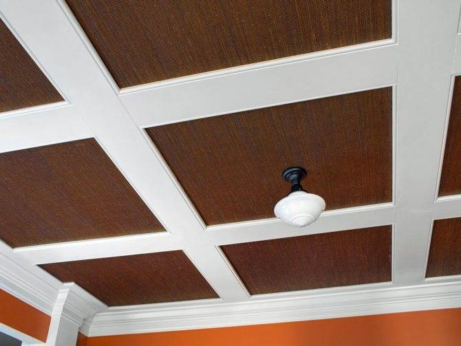 Укладка плитки на потолок керамической: как приклеить, отделка и монтаж своими руками