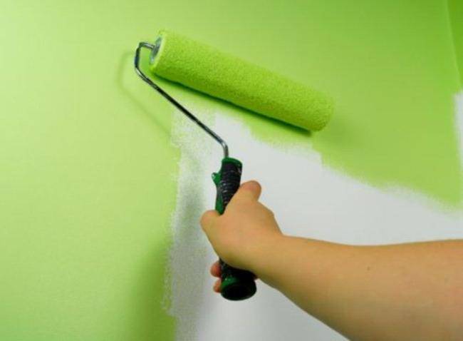 Покраска стен водоэмульсионной краской своими руками: быстро, без разводов