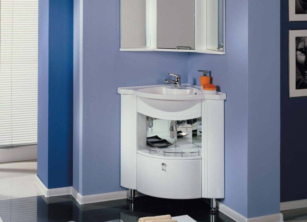 Угловая мебель для ванной комнаты - фото комплектов и гарнитур