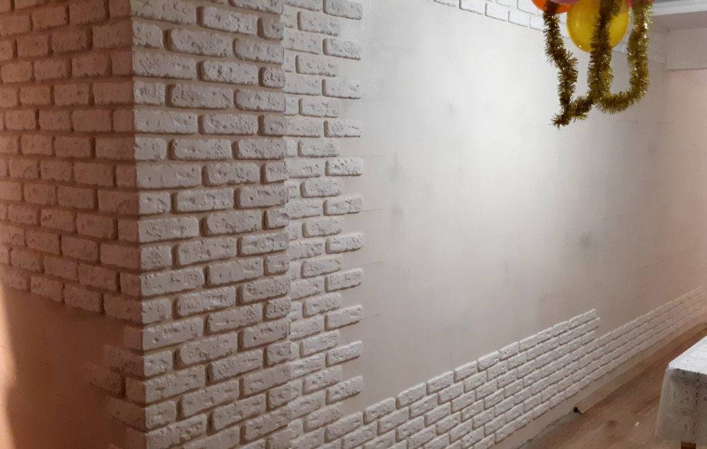 Укладка гипсовой плитки под кирпич на стену: как класть, инструкция
