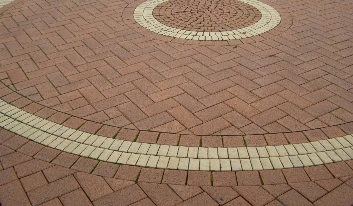 Популярные способы укладки тротуарной плитки